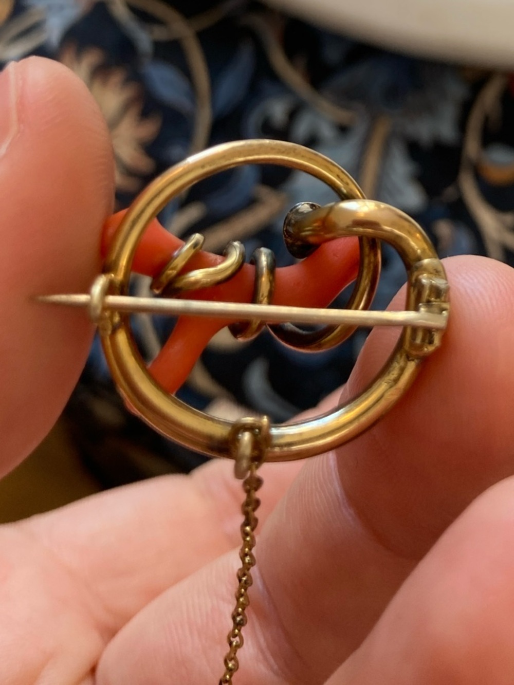 Antique Victorian Coral Love Knot Brooch & Safety Chain Stick Pin - Picture 12 of 15